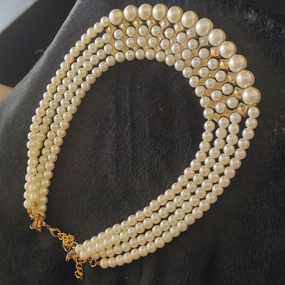 Pearl Faux Necklace - Picture 4 of 5